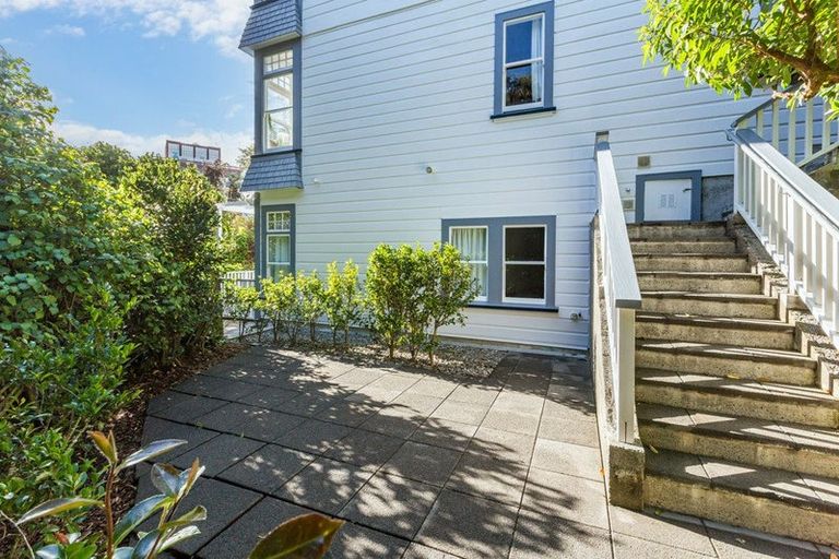 Photo of property in 44 Aurora Terrace, Kelburn, Wellington, 6012