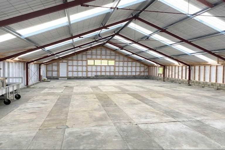 Photo of property in 135 Chamberlain Road, Bombay, 2675