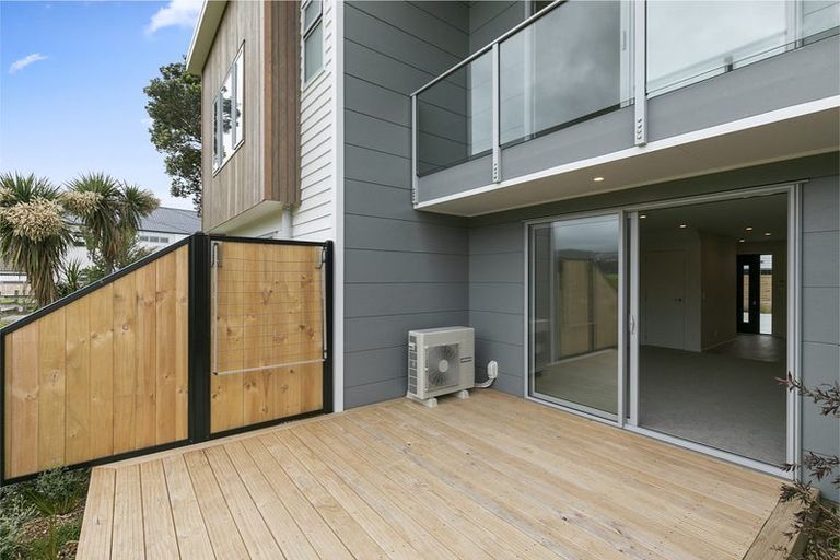 Photo of property in 4 Harena Way, Moera, Lower Hutt, 5010