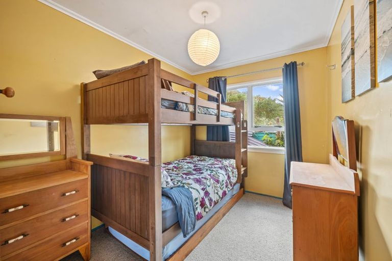 Photo of property in 63 Sea View Road, Baylys Beach, 0377