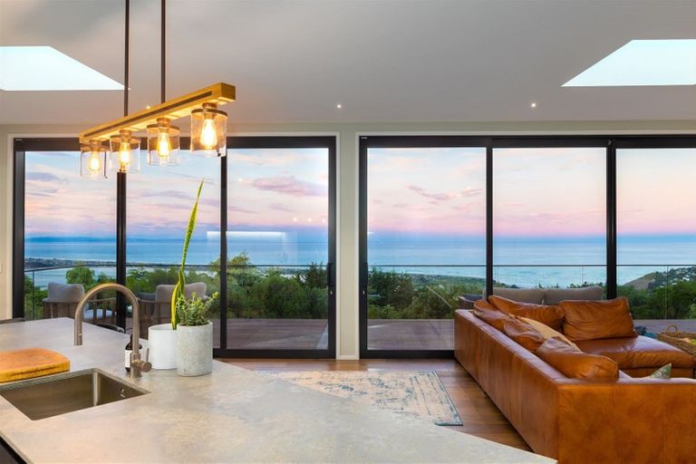 Photo of property in 155 Moncks Spur Road, Mount Pleasant, Christchurch, 8081