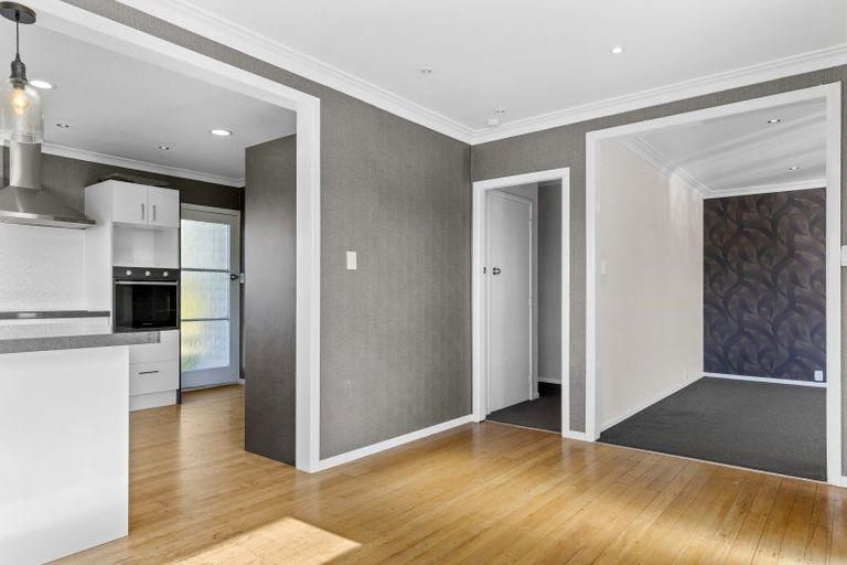 Photo of property in 18 Scenic Heights, Acacia Bay, Taupo, 3330