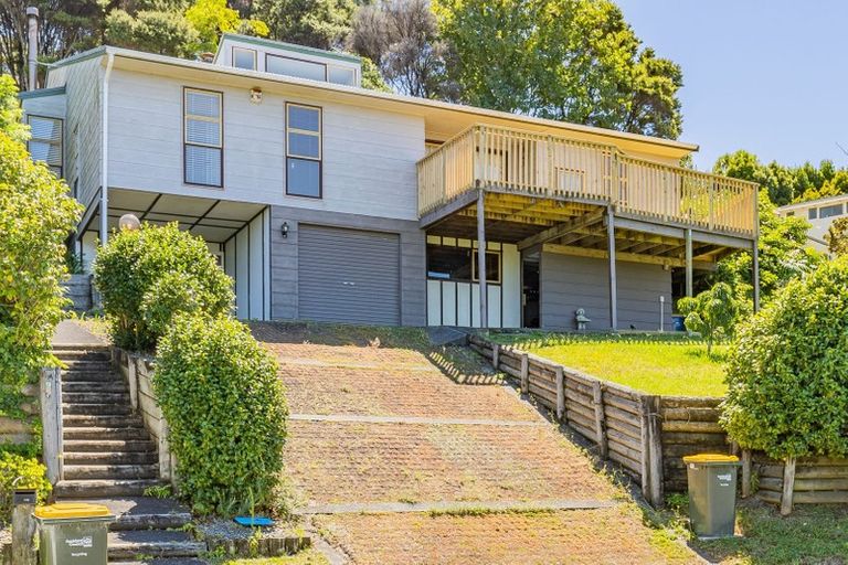 Photo of property in 5 Noeleen Street, Glenfield, Auckland, 0629