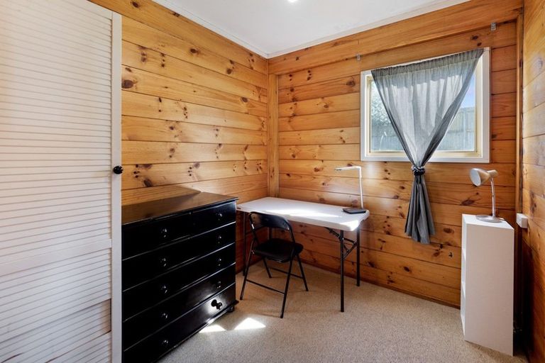 Photo of property in 19 Endymion Place, Half Moon Bay, Auckland, 2012