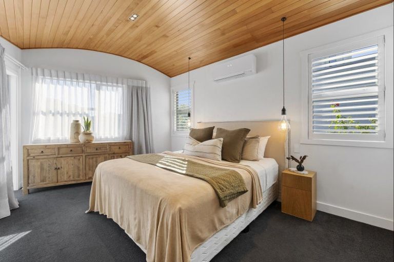Photo of property in 15 Ngarata Avenue, Mount Maunganui, 3116