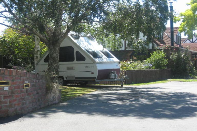 Photo of property in 33b Lochee Road, Upper Riccarton, Christchurch, 8041