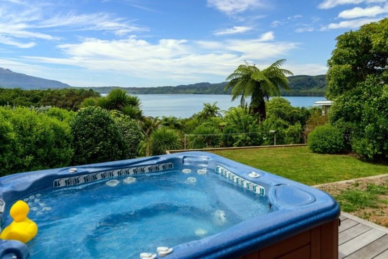 Photo of property in 85 Spencer Road, Lake Tarawera, Rotorua, 3076
