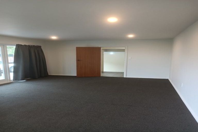 Photo of property in 364 Yaldhurst Road, Russley, Christchurch, 8042
