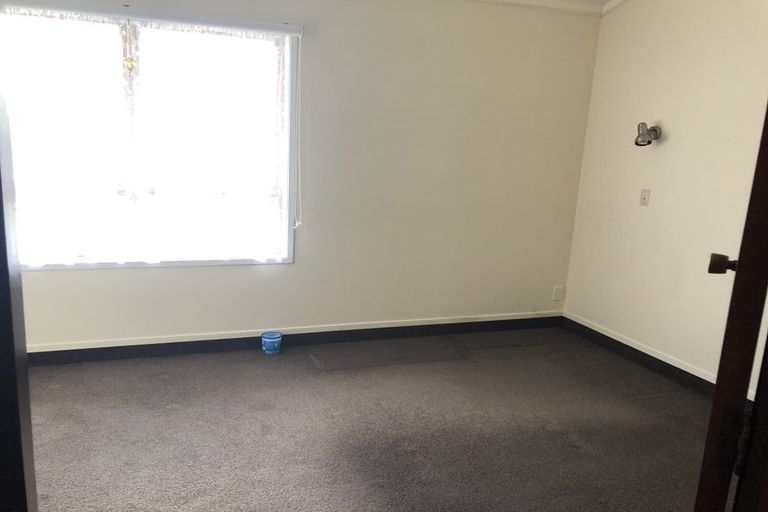Photo of property in 2/111 Cook Street, Cockle Bay, Auckland, 2014