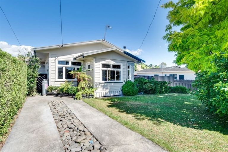 Photo of property in 3 Waterhouse Street, Taradale, Napier, 4112