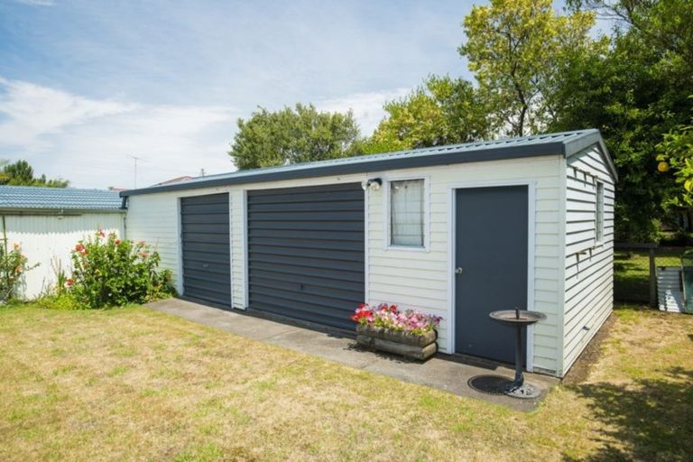 Photo of property in 195 Cobden Street, Gisborne, 4010