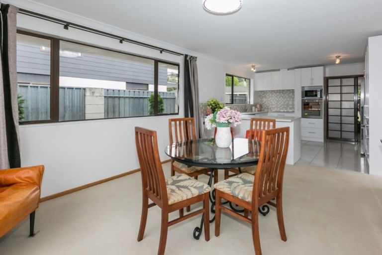 Photo of property in 27 Surrey Street, Taradale, Napier, 4112