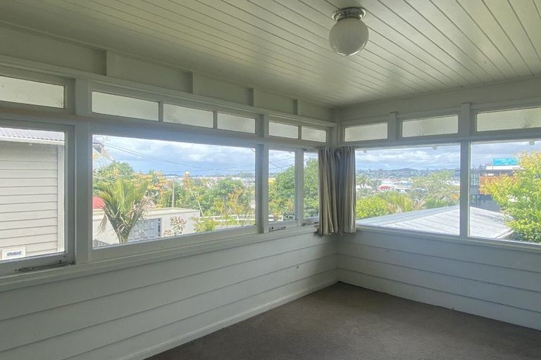 Photo of property in 5 Seaview Road, Whangarei, 0110