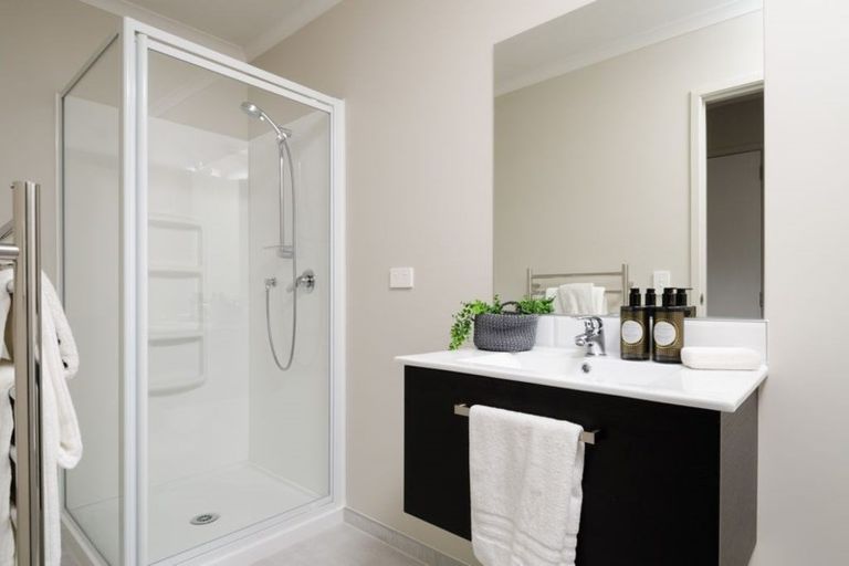 Photo of property in 2/6 Onekiritea Road, Hobsonville, Auckland, 0616