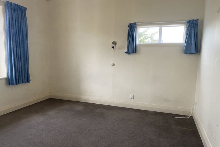 Photo of property in 20 Royal Crescent, Saint Kilda, Dunedin, 9012