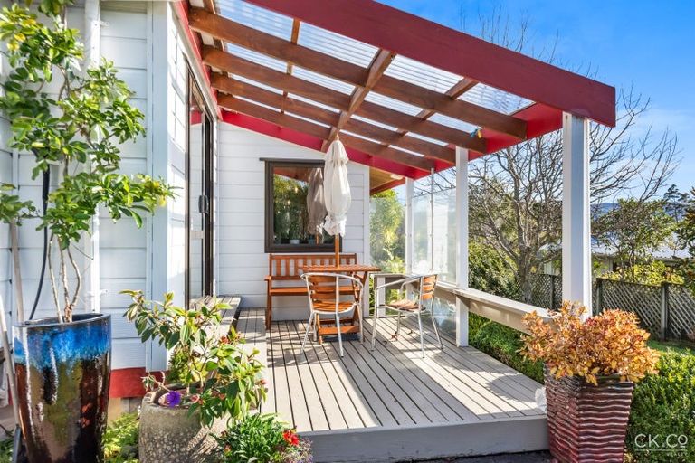 Photo of property in 5 Seymour Grove, Kingsley Heights, Upper Hutt, 5018