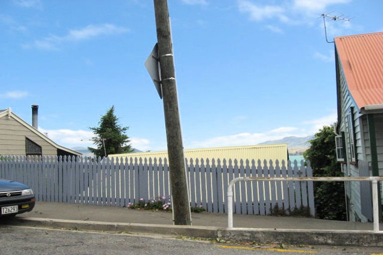 Photo of property in 20 Sumner Road, Lyttelton, 8082