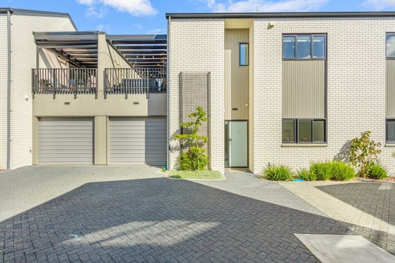 Photo of property in 37 Kerewhenua Crescent, Hobsonville, Auckland, 0616