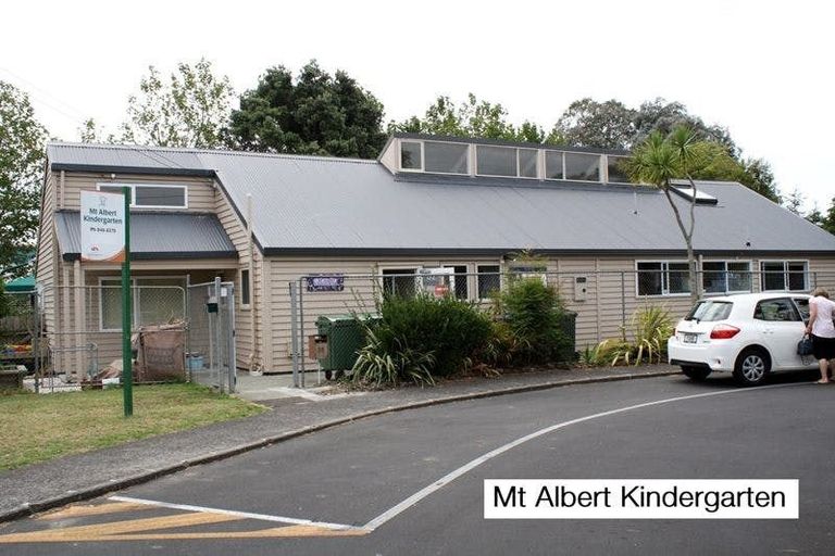 Photo of property in 8 Mark Road, Mount Albert, Auckland, 1025