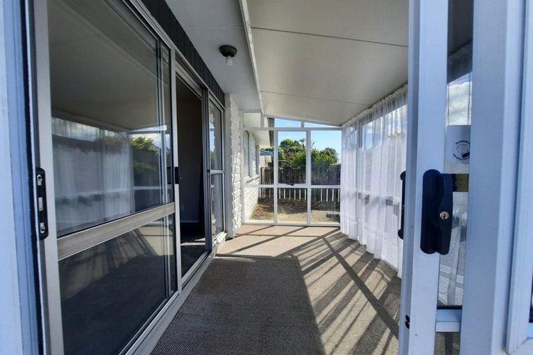 Photo of property in 1/73 Royal Park Drive, Parklands, Christchurch, 8083