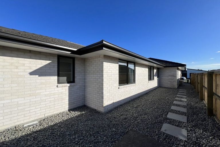 Photo of property in 32 Blue Jacket Drive, Halswell, Christchurch, 8025