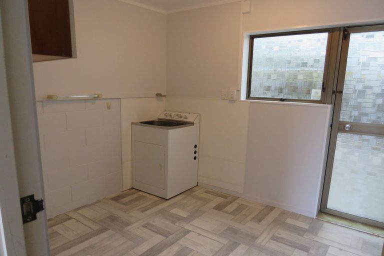 Photo of property in 1b Cairngorm Place, Highland Park, Auckland, 2010