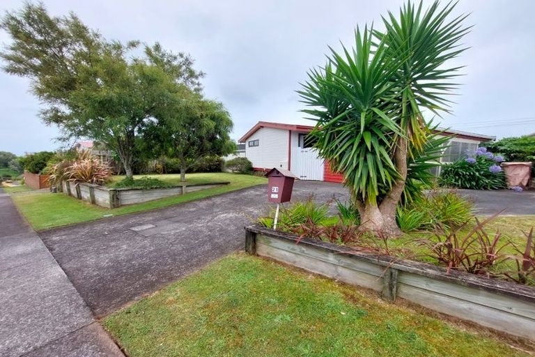 Photo of property in 21 Puketotara Street, Highlands Park, New Plymouth, 4312