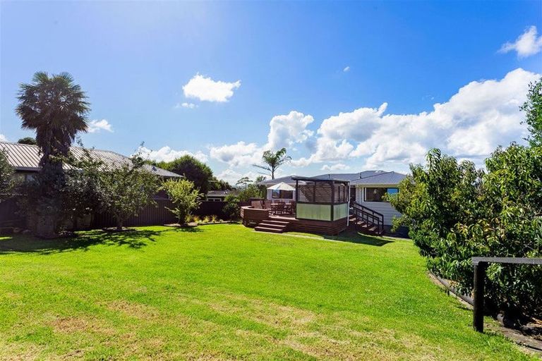 Photo of property in 21a Alexander Street, Cockle Bay, Auckland, 2014