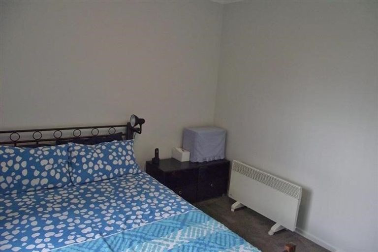 Photo of property in 10 Mcclintock Road, Massey, Auckland, 0614