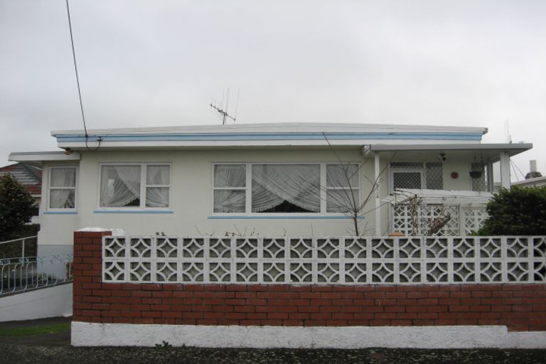Photo of property in 582 Queen Street East, Levin, 5510