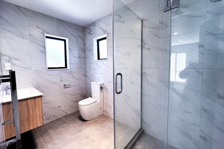 Photo of property in 24e Poinsettia Place, Henderson, Auckland, 0610