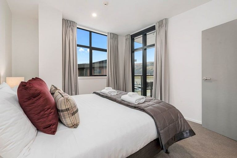Photo of property in Wyndham Gardens Apartments, 309/30 Red Oaks Drive, Frankton, Queenstown, 9300