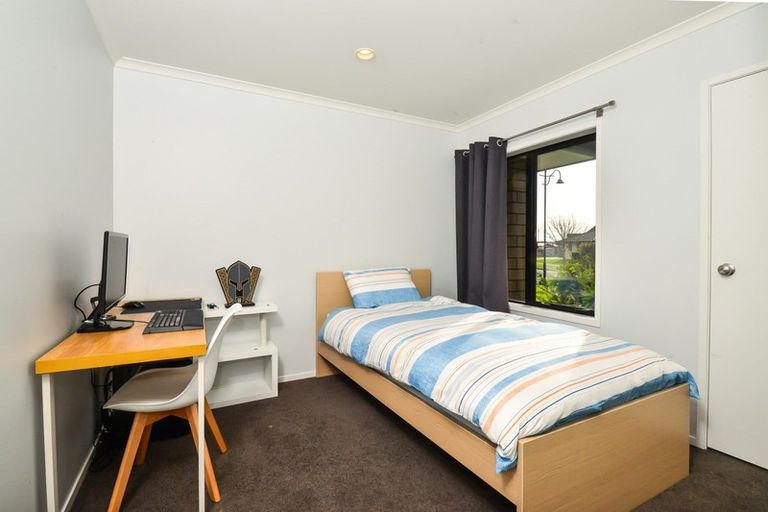 Photo of property in 11 Whitney Place, Rototuna North, Hamilton, 3210