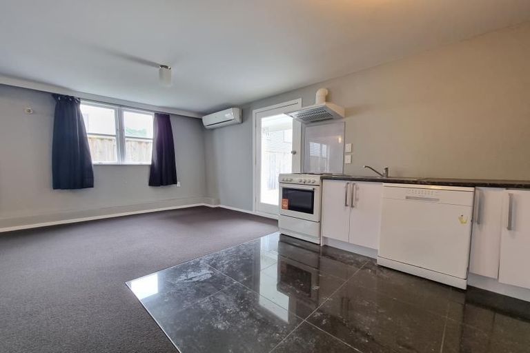 Photo of property in 22 Tamar Street, Island Bay, Wellington, 6023