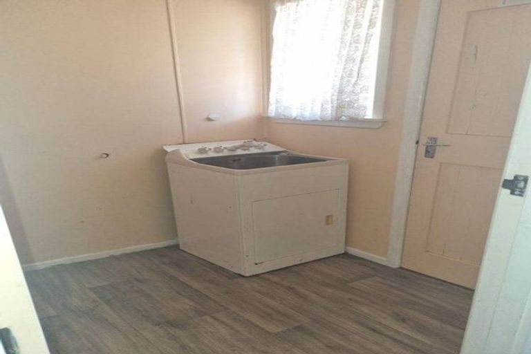 Photo of property in 38 Miro Street, Castlecliff, Whanganui, 4501