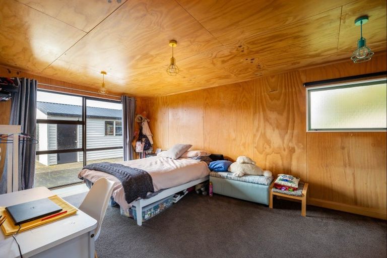 Photo of property in 19 Takiroa Street, Urenui, 4375