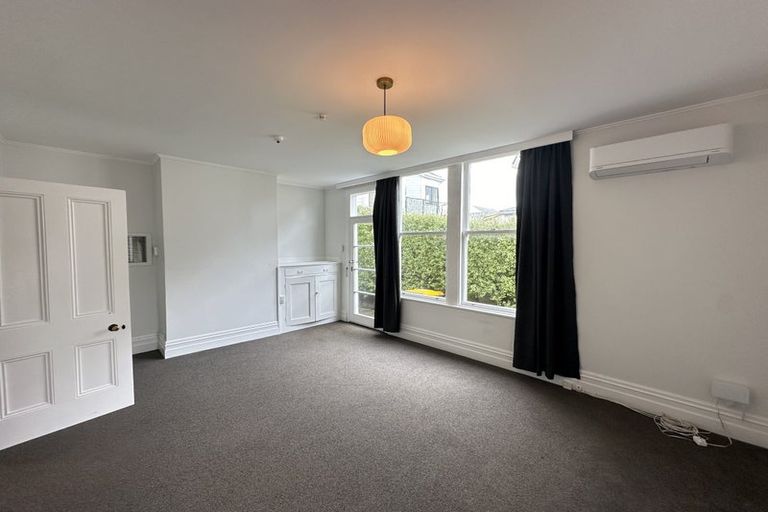 Photo of property in 34 Grove Road, Kelburn, Wellington, 6012