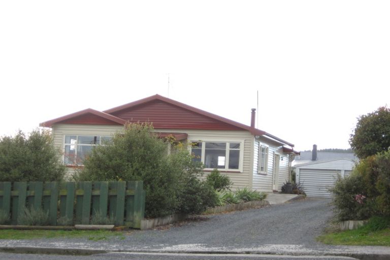 Photo of property in 25 Poole Street, Kaitangata, 9210