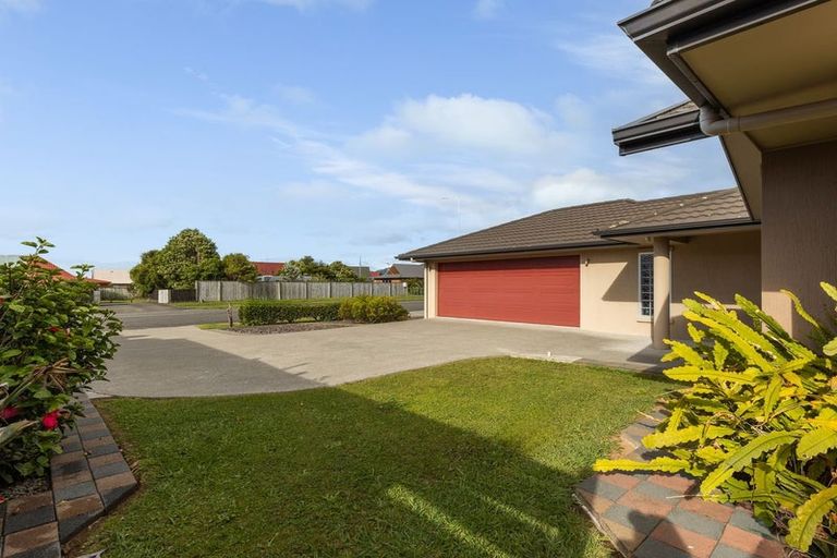 Photo of property in 2 Fuller Close, Levin, 5510