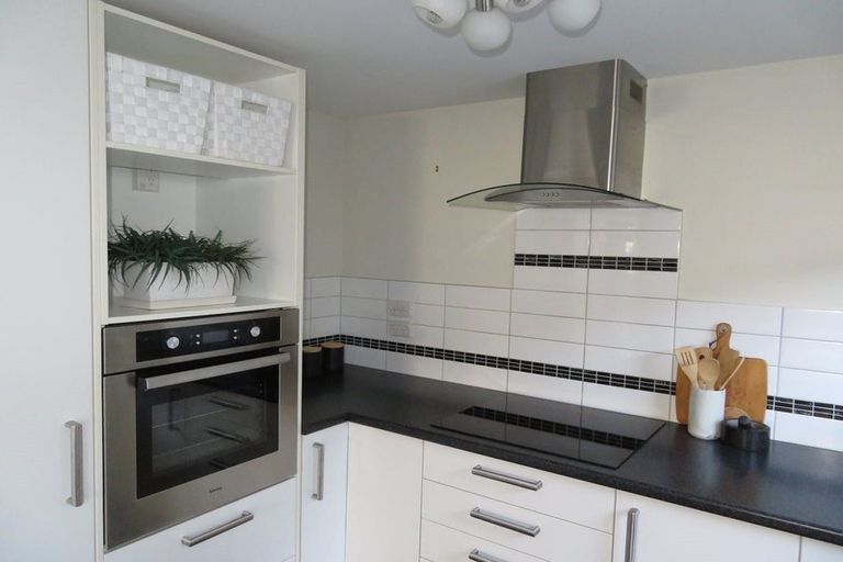 Photo of property in 16b Lincoln Avenue, Tawa, Wellington, 5028