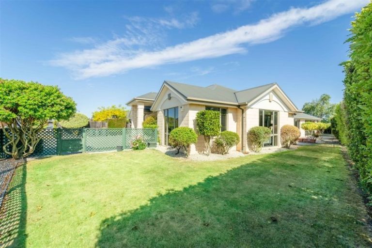 Photo of property in 39 Coppinger Terrace, Aidanfield, Christchurch, 8025