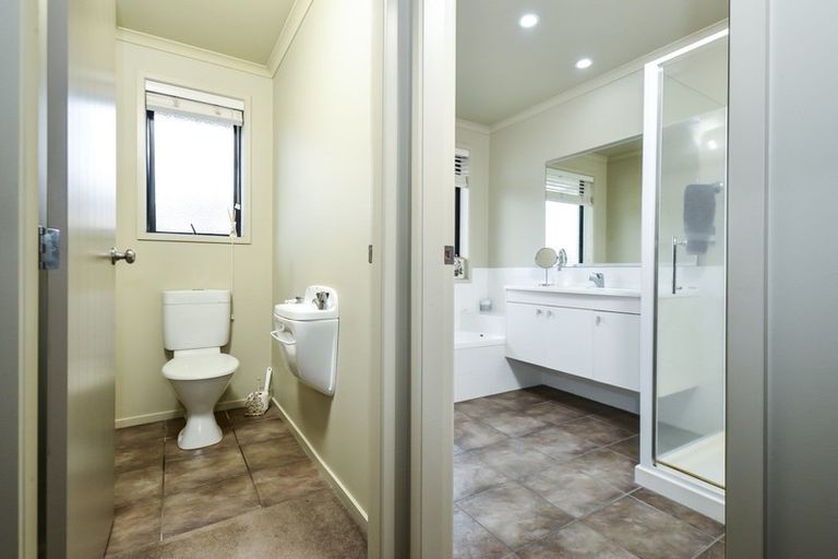 Photo of property in 34 Winchester Place, Rototuna North, Hamilton, 3210