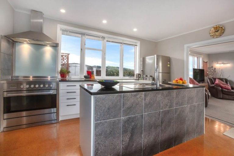 Photo of property in 33a Herewini Street, Titahi Bay, Porirua, 5022