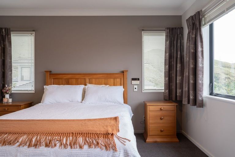 Photo of property in 49 Erlestoke Crescent, Churton Park, Wellington, 6037