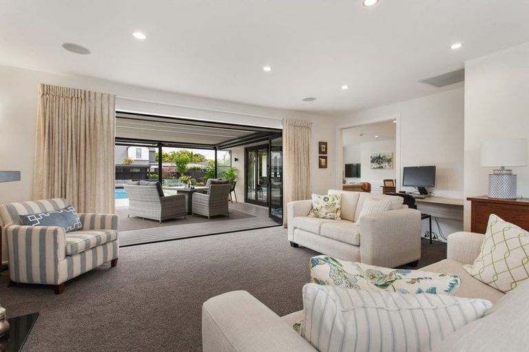 Photo of property in 10 Penhelig Place, Burnside, Christchurch, 8053