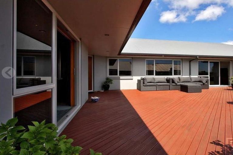 Photo of property in 174 Heta Road, Highlands Park, New Plymouth, 4312