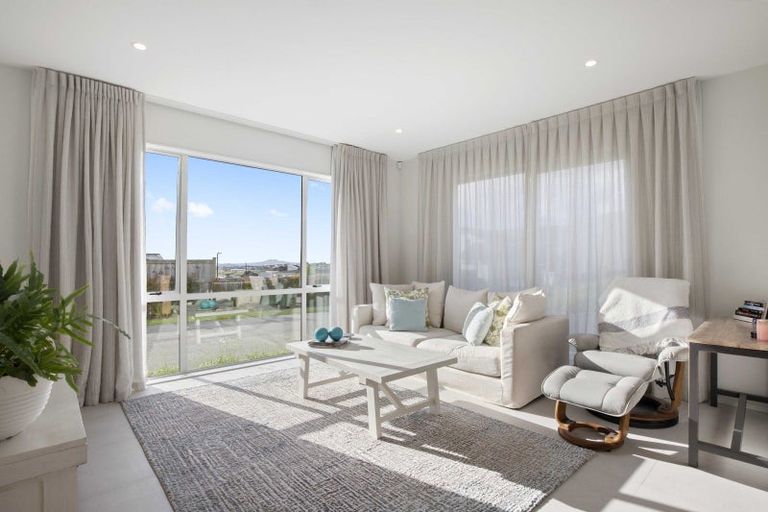 Photo of property in 37 Motukaraka Drive, Beachlands, Auckland, 2018