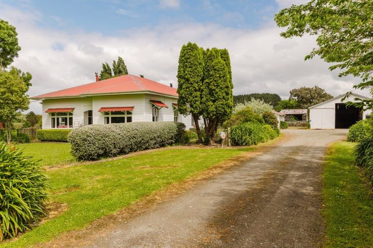 Photo of property in 300 Hinemoa Valley Road, Kaitawa, Pahiatua, 4981