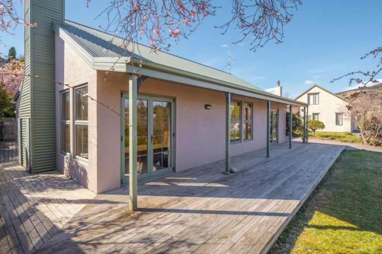 Photo of property in 94 Hedditch Street, Wanaka, 9305