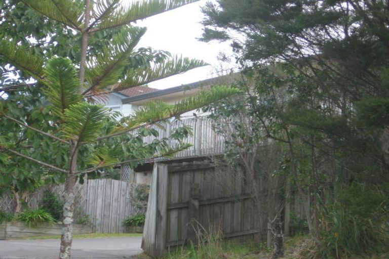 Photo of property in 2/19 Tableau Place, Totara Vale, Auckland, 0629